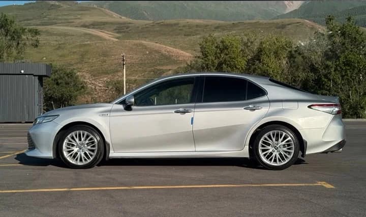 Toyota Camry Hybrid 2019 — аренда в Бишкеке, фото 3